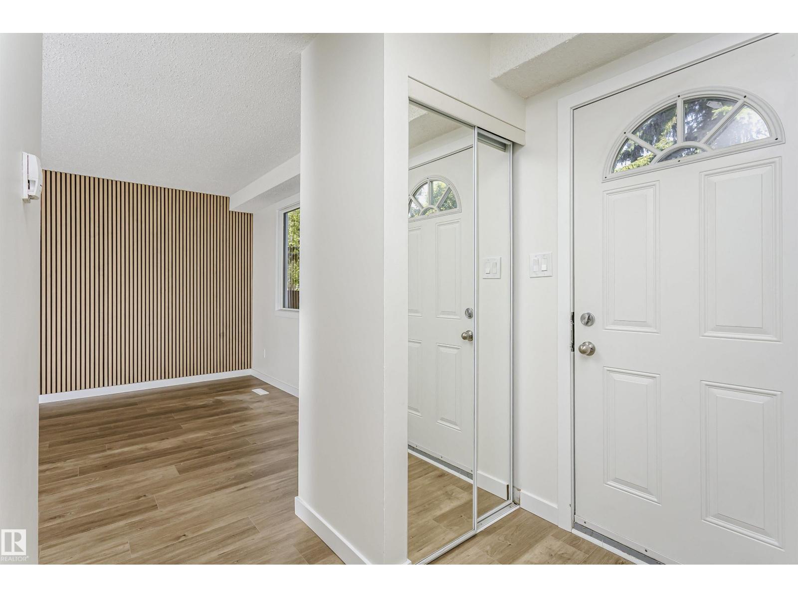 5418 144B AV NW - 9