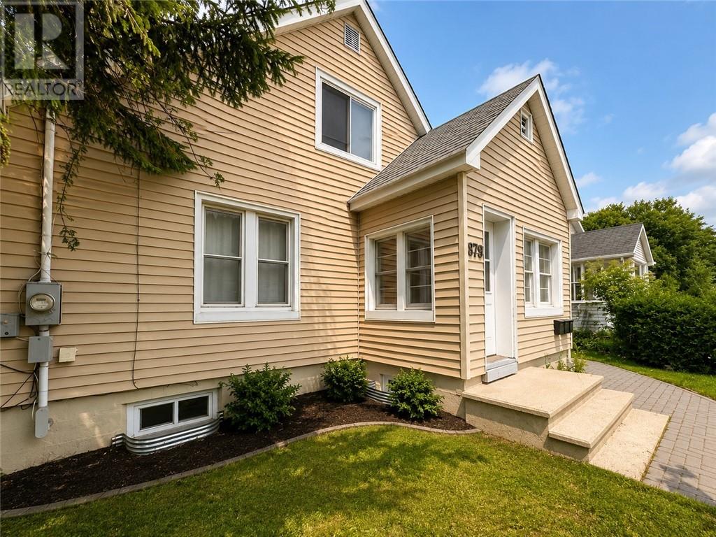 879 Charlotte Street - 2
