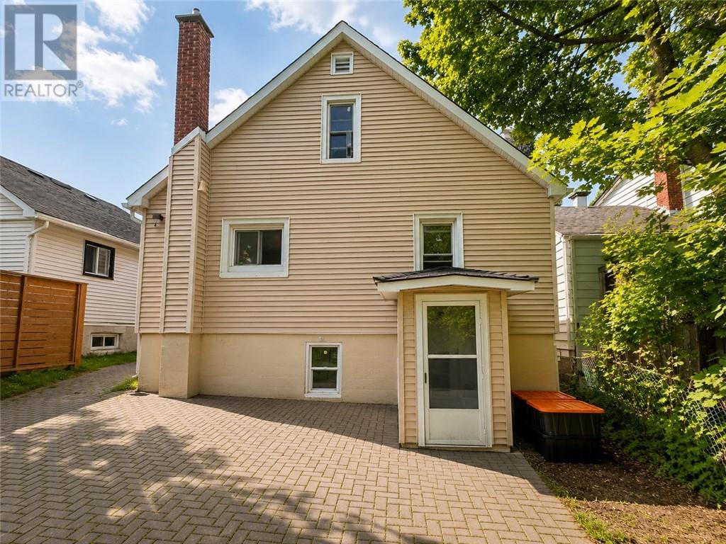 879 Charlotte Street - Image 5