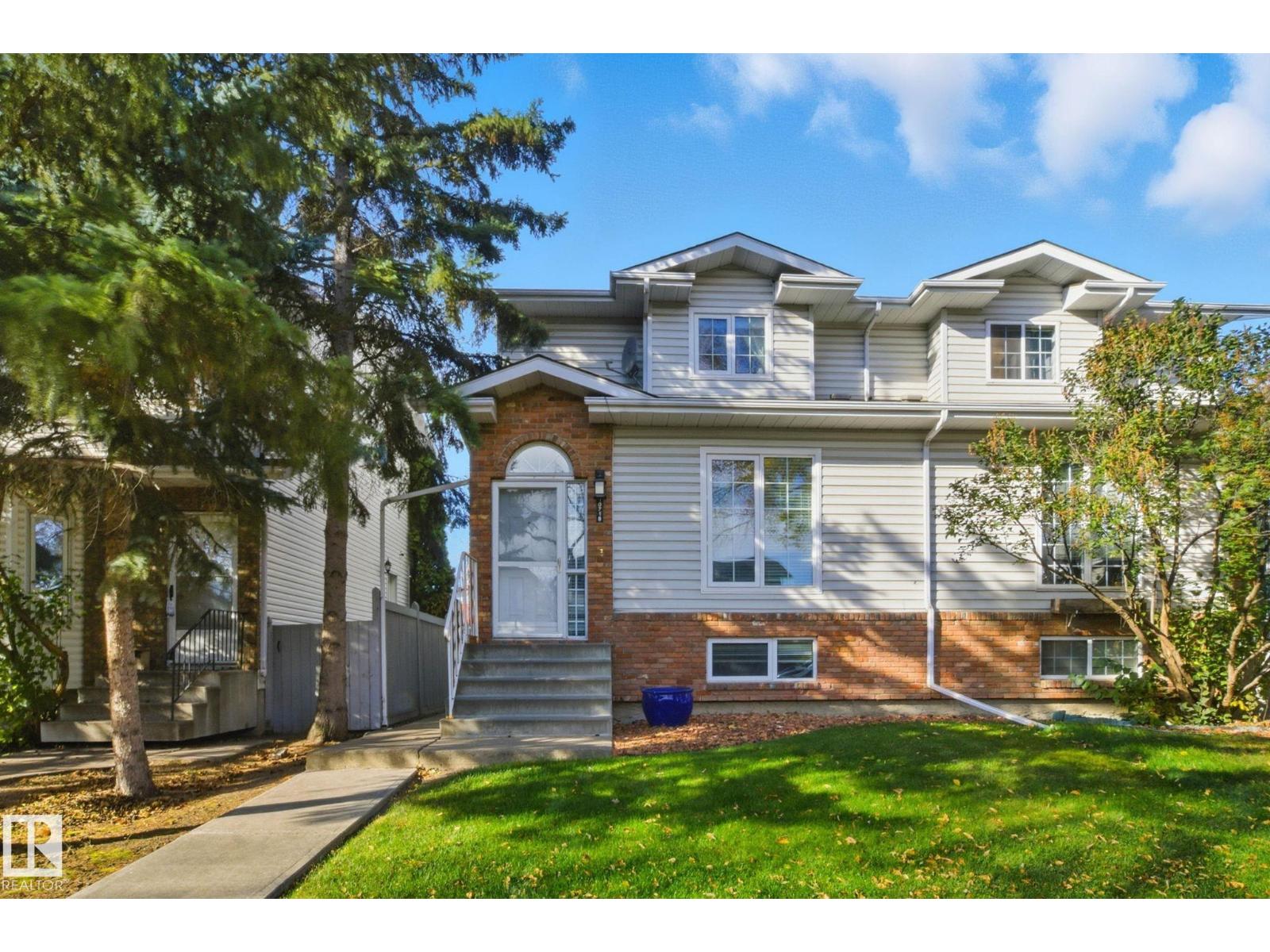 10718 122 ST NW - 1