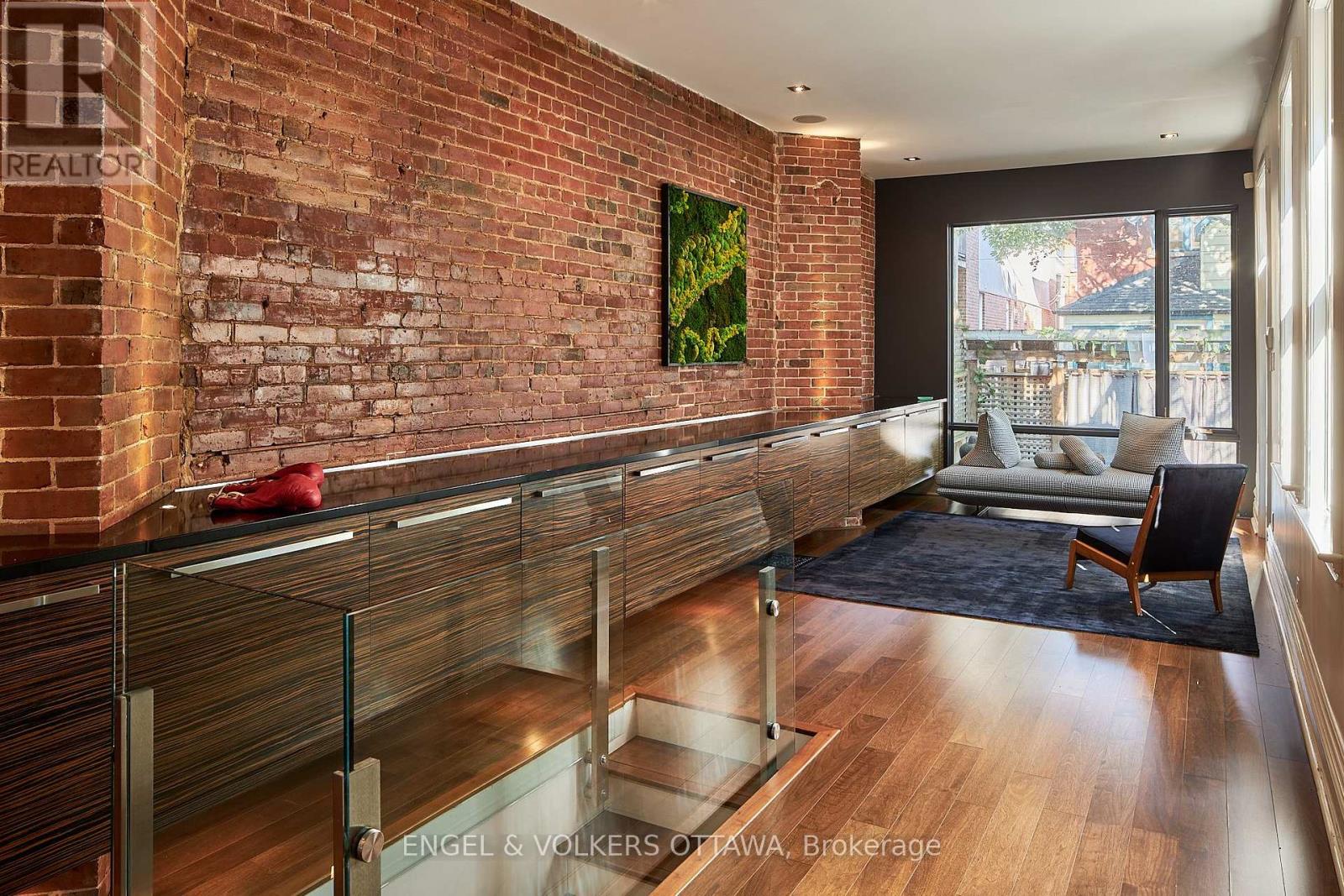 103 JAMES STREET, Ottawa. Luxury613. By Peter Sagos - Image 10