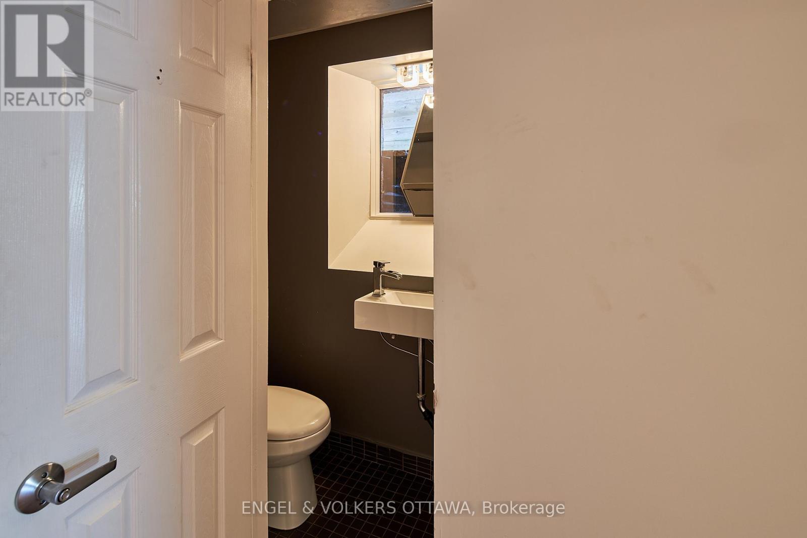 103 JAMES STREET, Ottawa. Luxury613. By Peter Sagos - Image 22