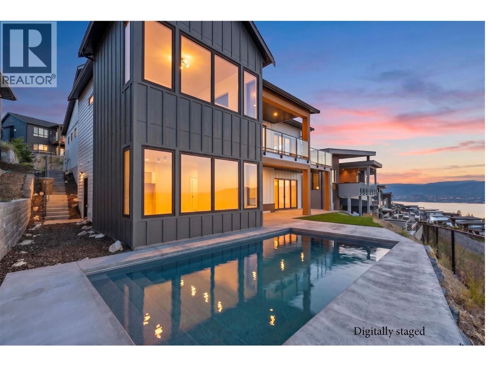 1042 Emslie Street - 43