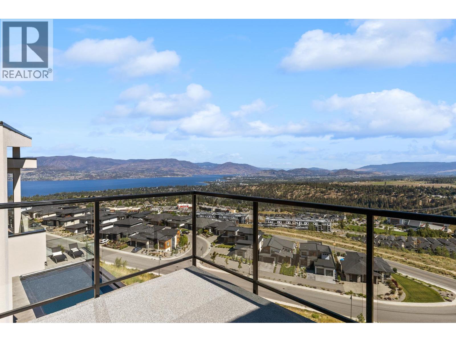 1042 Emslie Street - 46