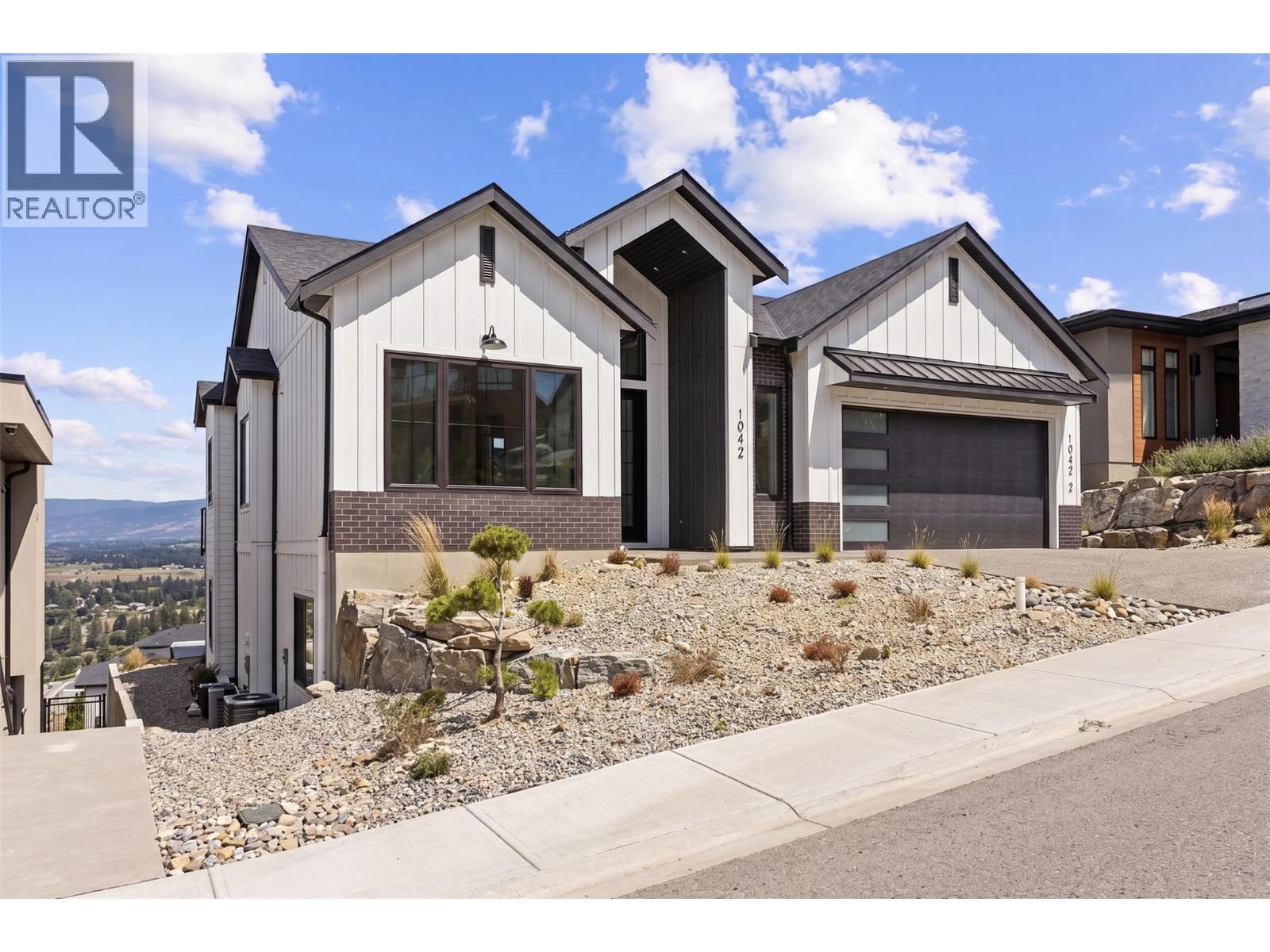 1042 Emslie Street - 1