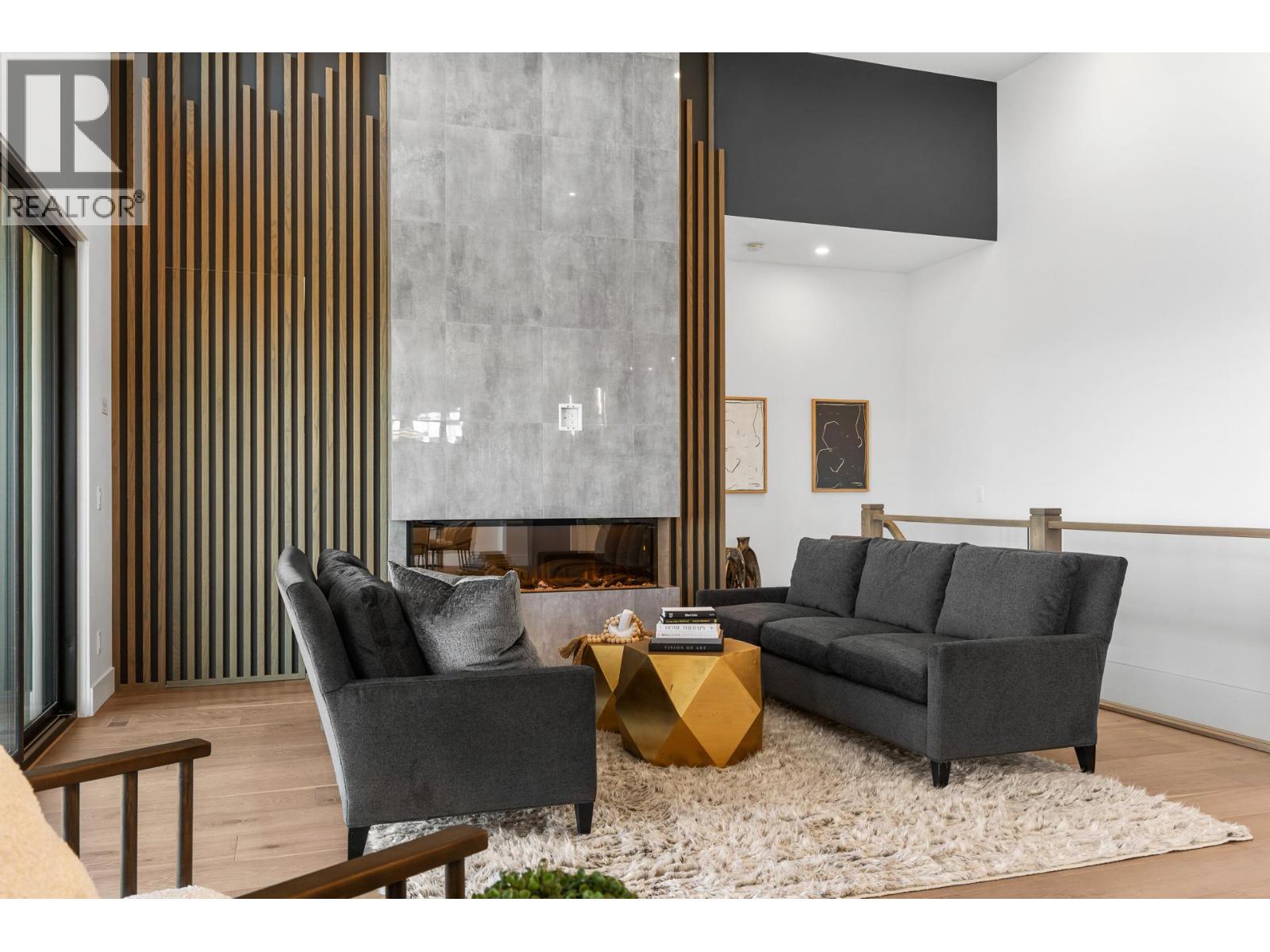 1042 Emslie Street - 21