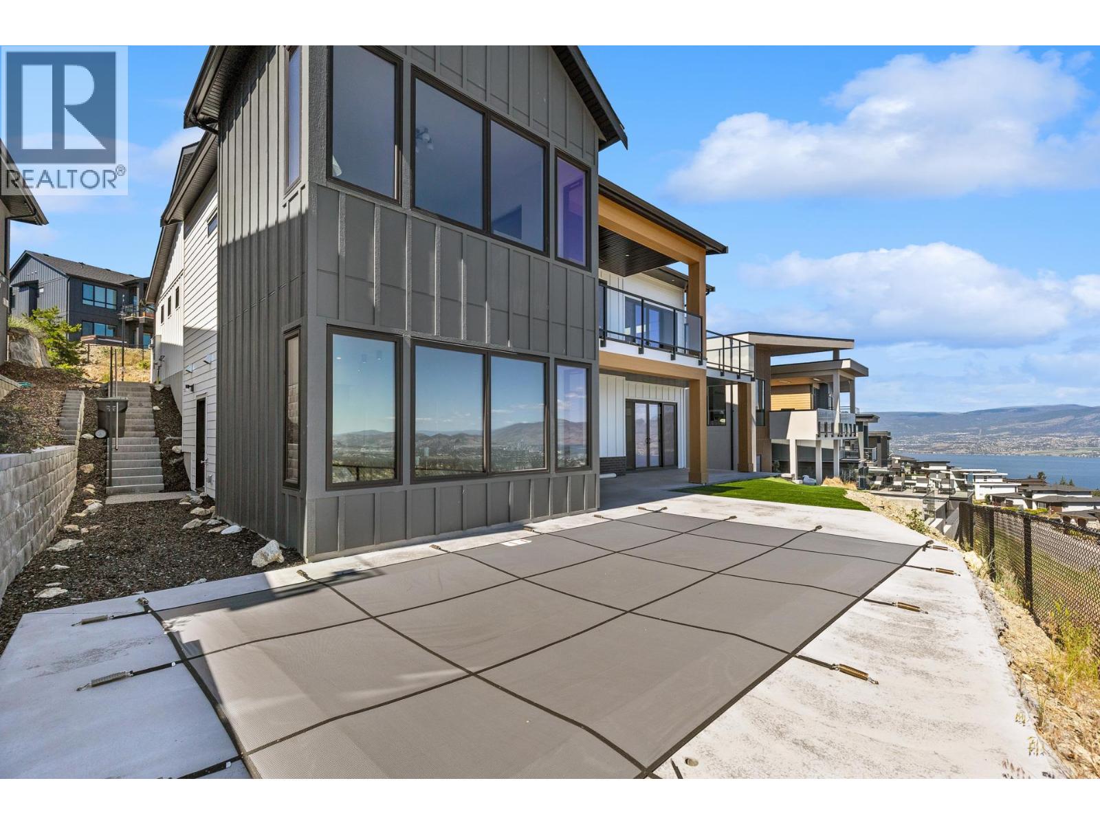 1042 Emslie Street - 44