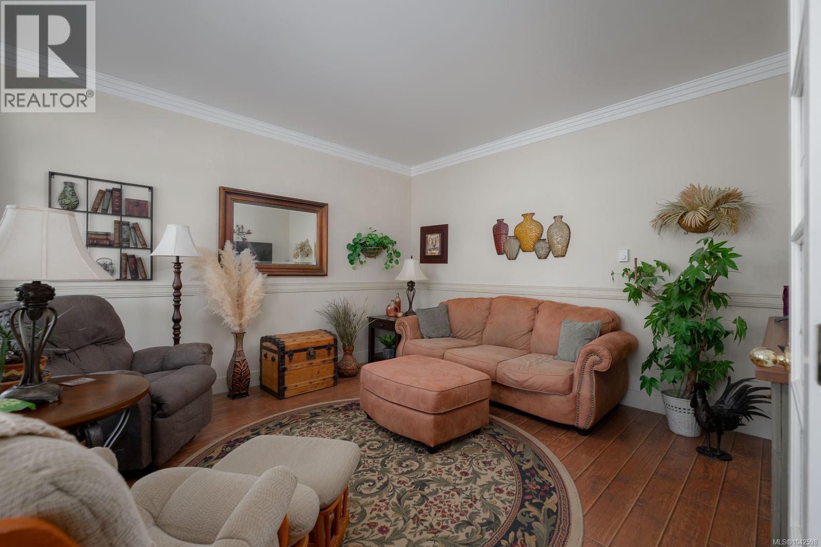 1085 Tara Cres - 11