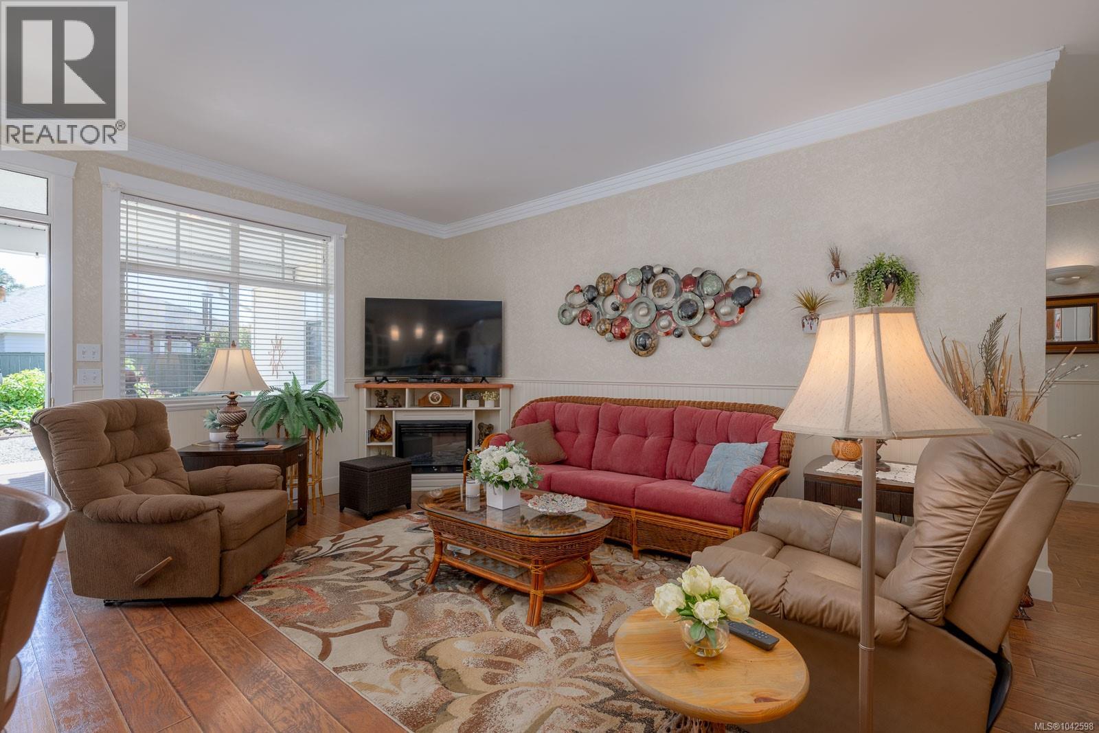 1085 Tara Cres - 13