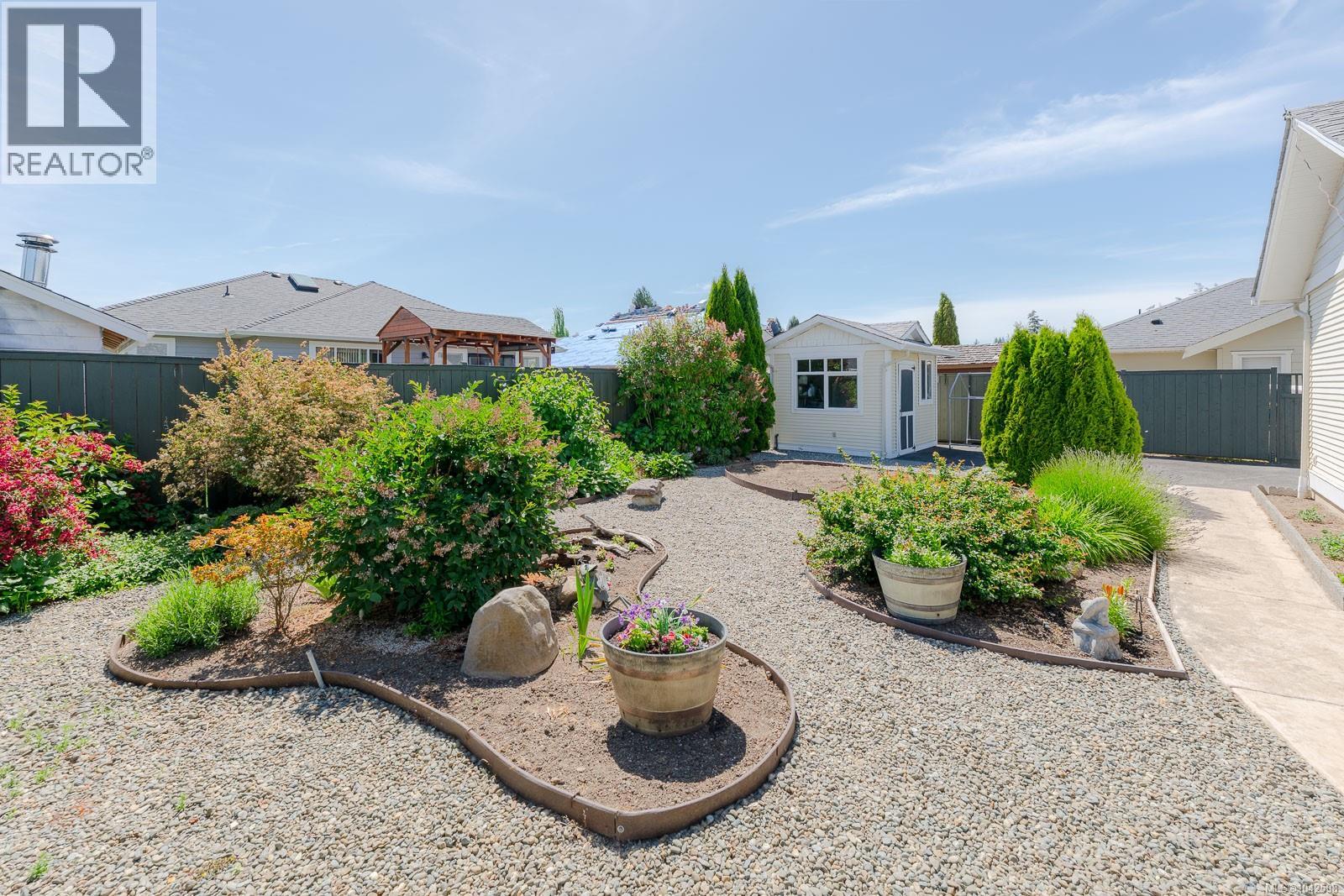 1085 Tara Cres - 21