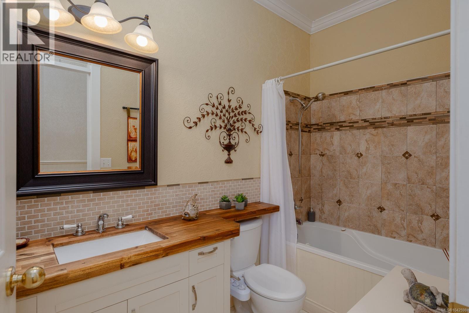 1085 Tara Cres - 27