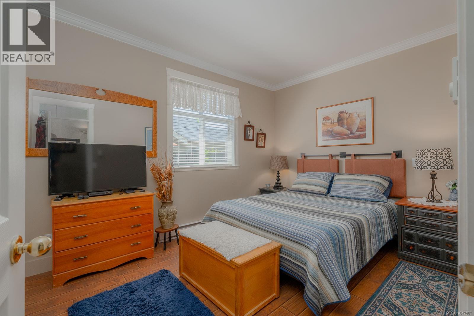 1085 Tara Cres - 28