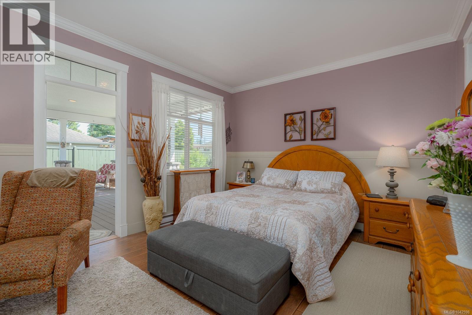 1085 Tara Cres - 30