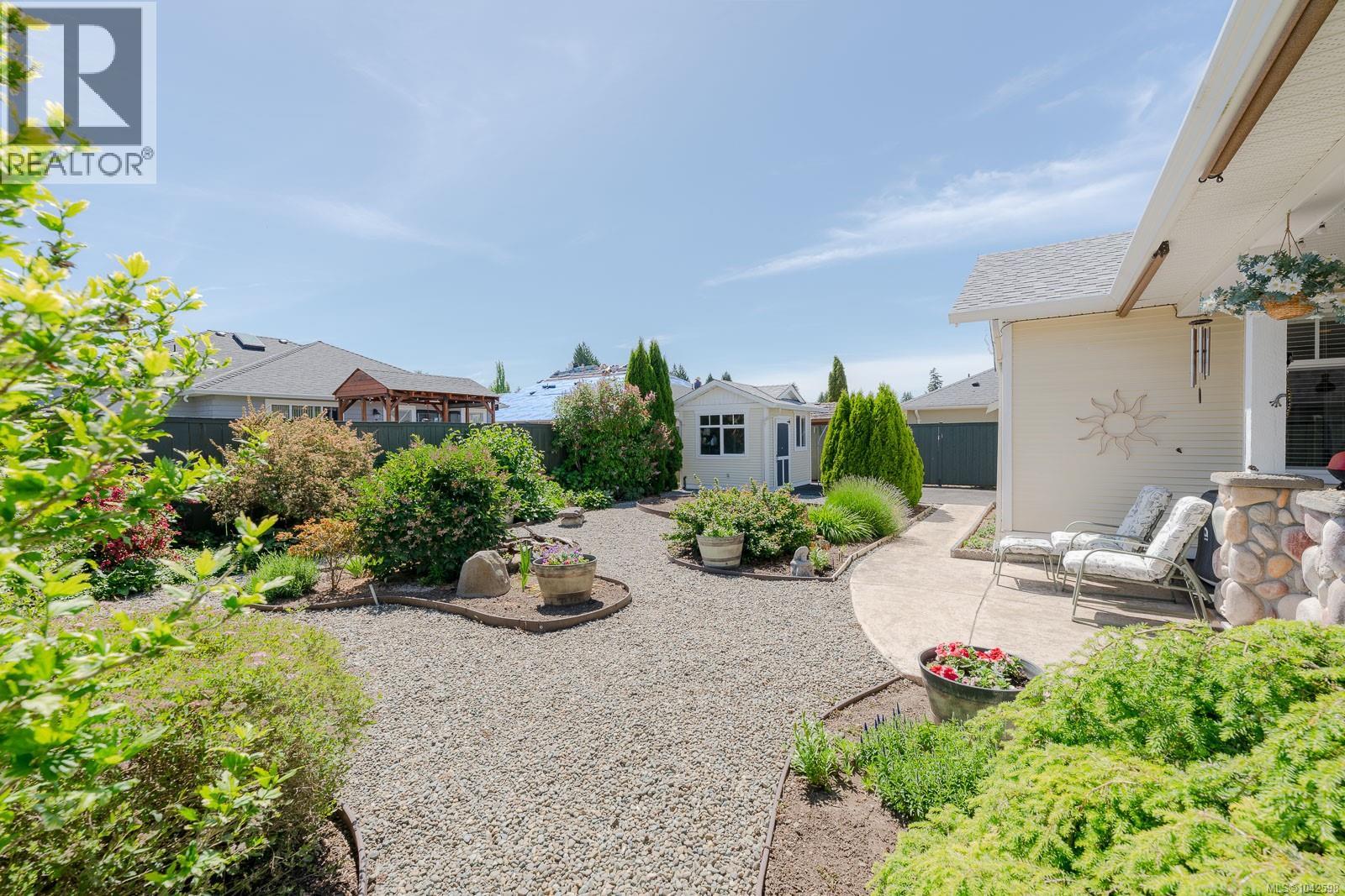 1085 Tara Cres - 45