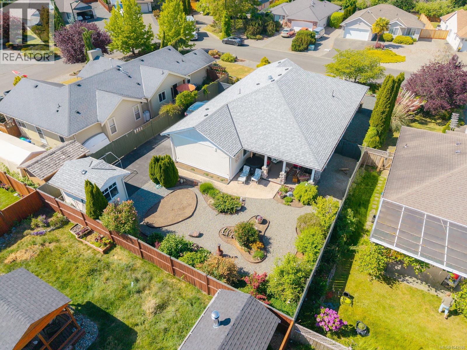 1085 Tara Cres - 5