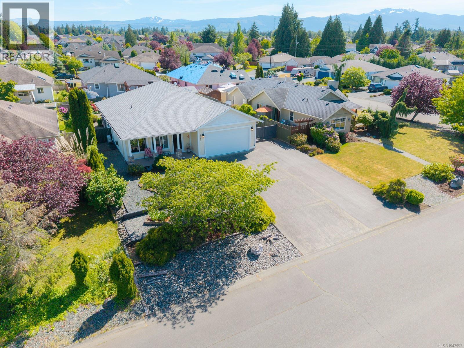 1085 Tara Cres - 52