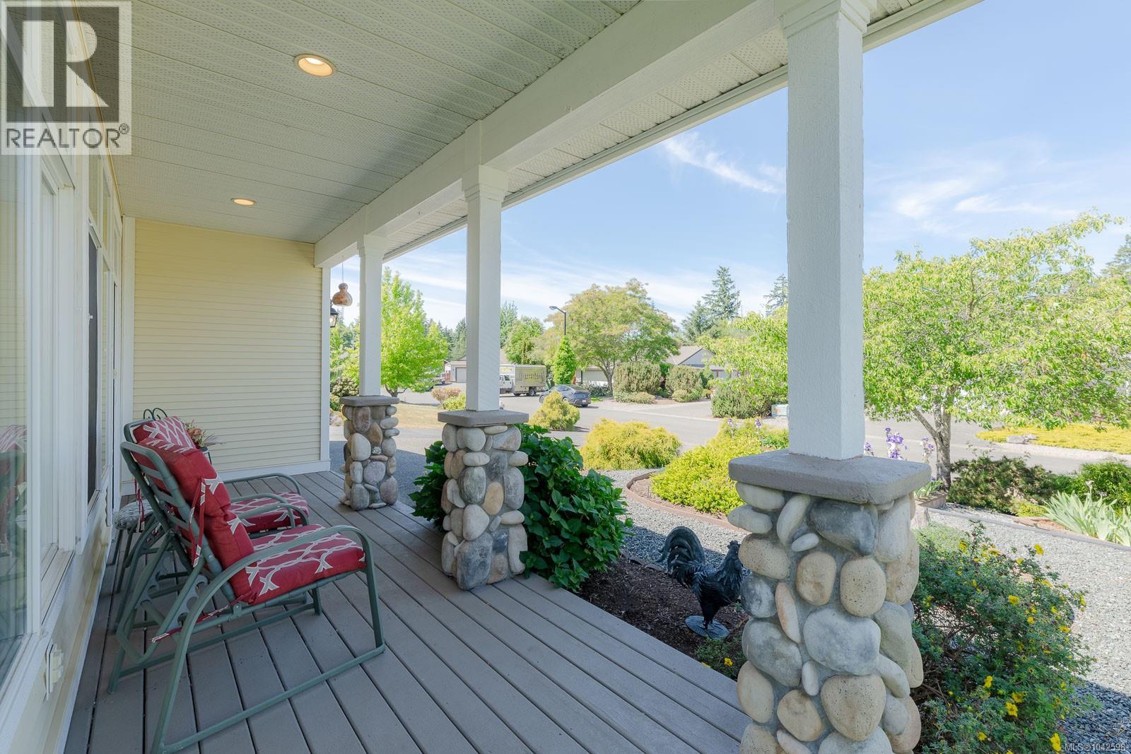 1085 Tara Cres - 6