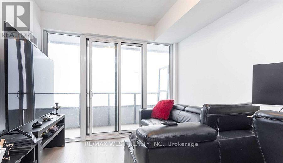 #5111 30 SHORE BREEZE DRIVE - 17