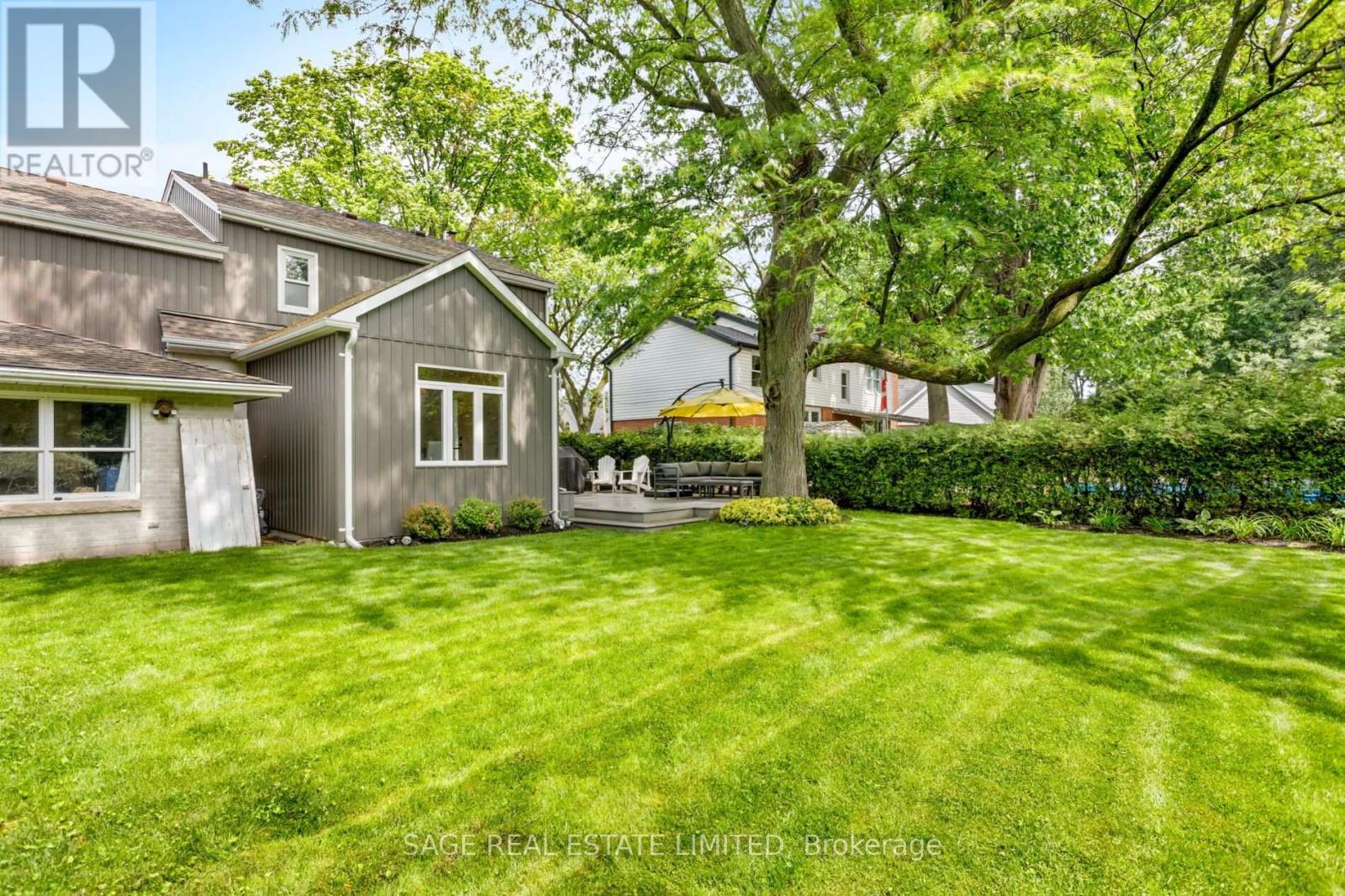 2194 YORKSHIRE CRESCENT - 41