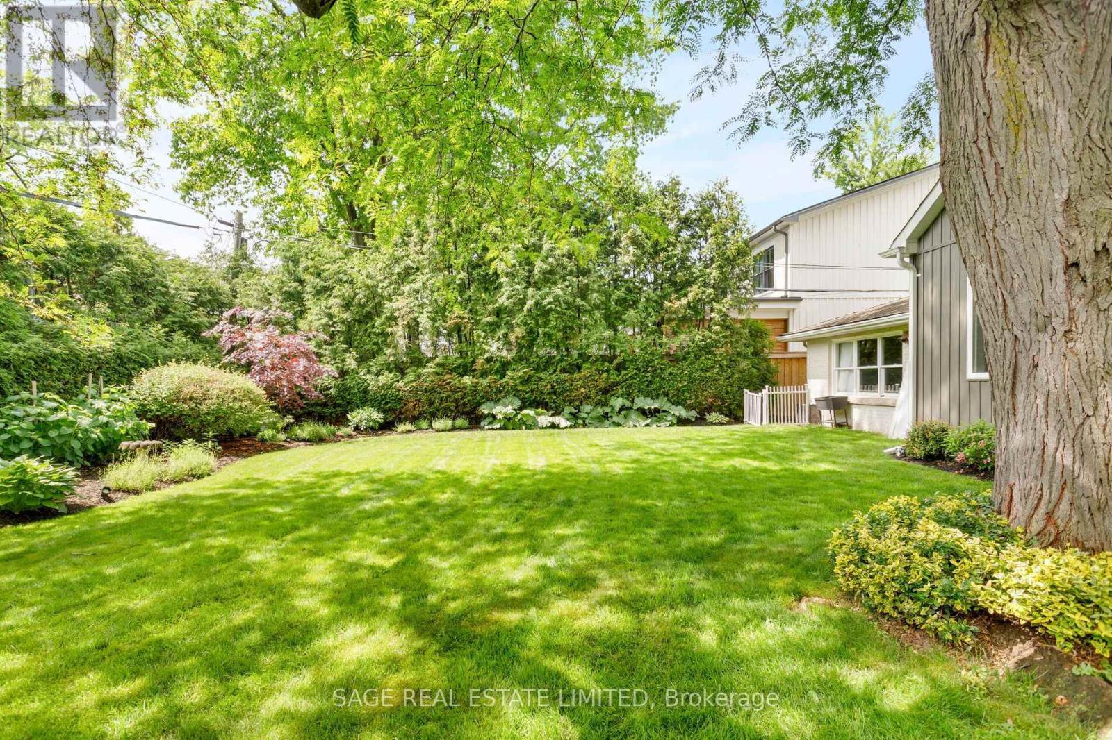 2194 YORKSHIRE CRESCENT - 42