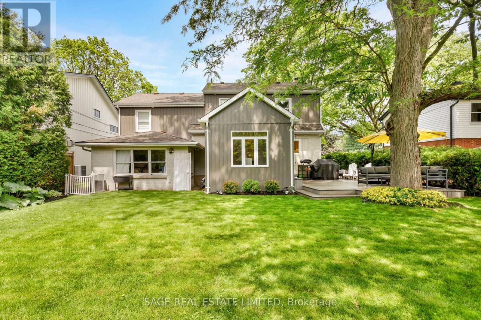 2194 YORKSHIRE CRESCENT - 44