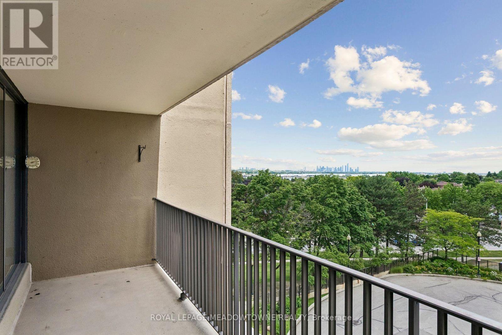 #511 6500 MONTEVIDEO ROAD - 44