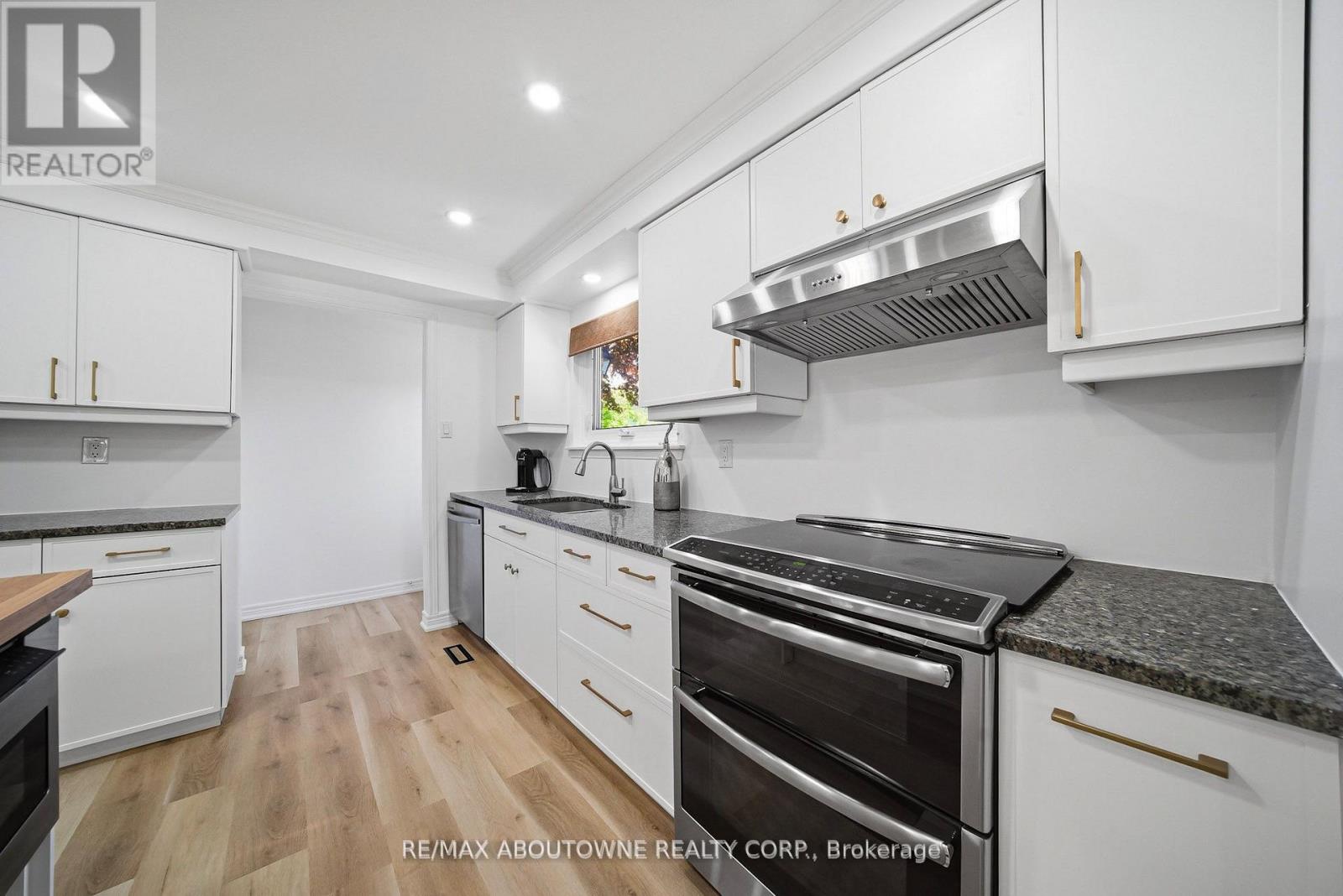 2306 DEVON ROAD - 13
