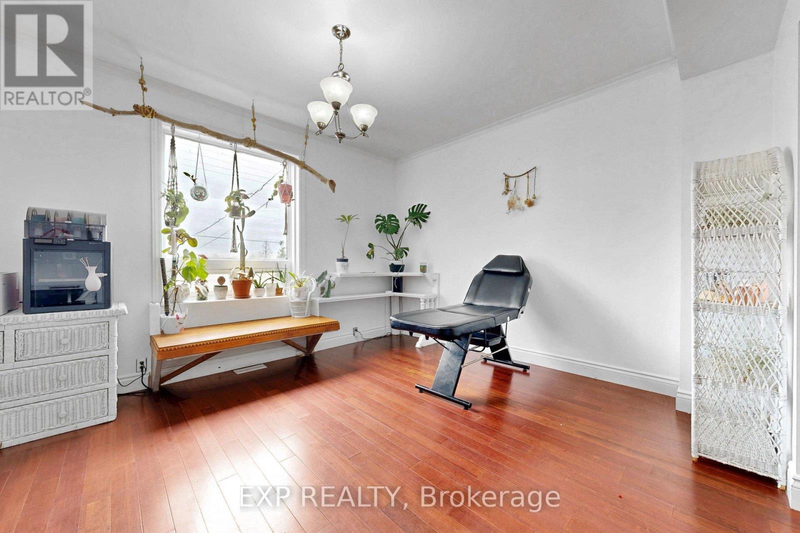 348 ELGIN STREET W - 16