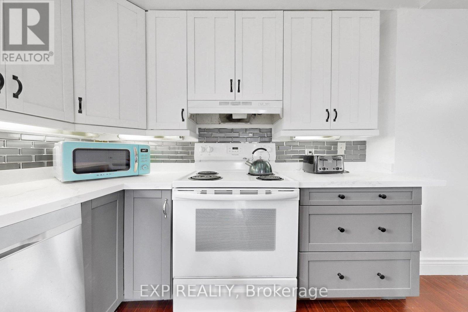 348 ELGIN STREET W - 22