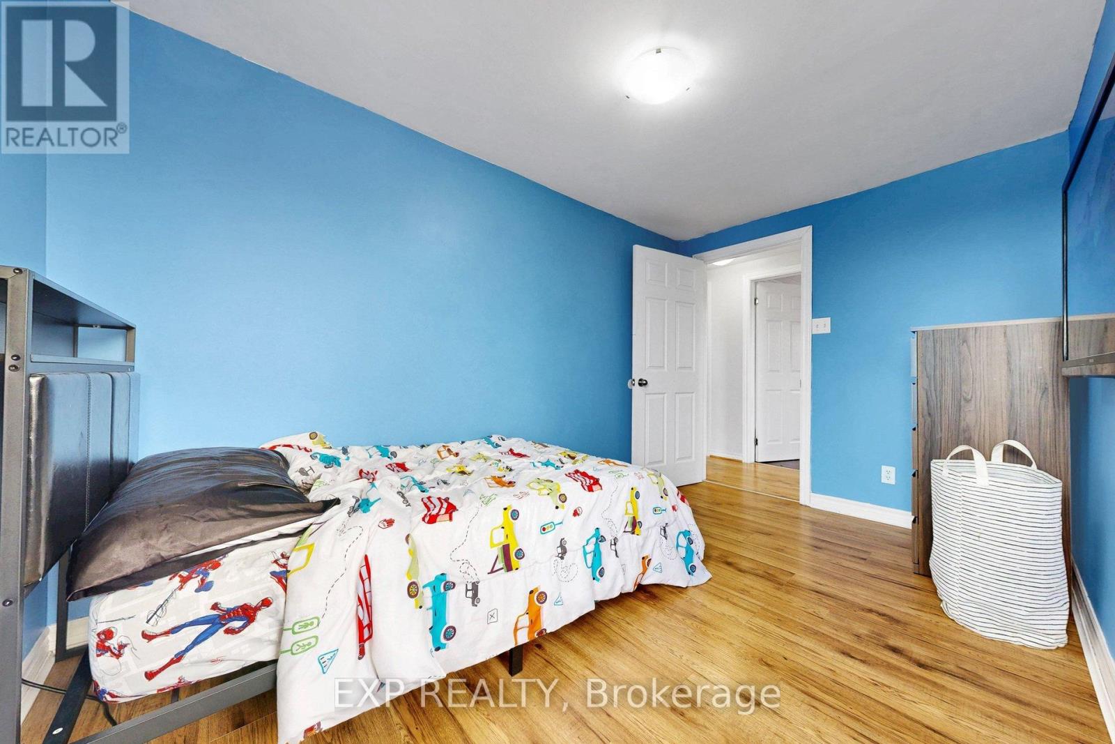 348 ELGIN STREET W - 34