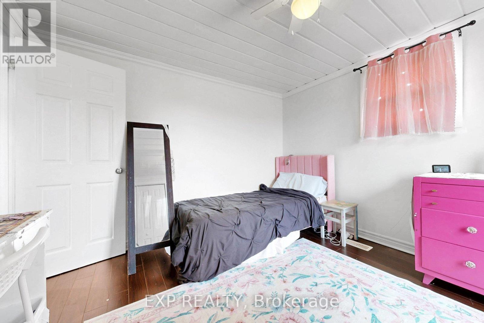 348 ELGIN STREET W - 40