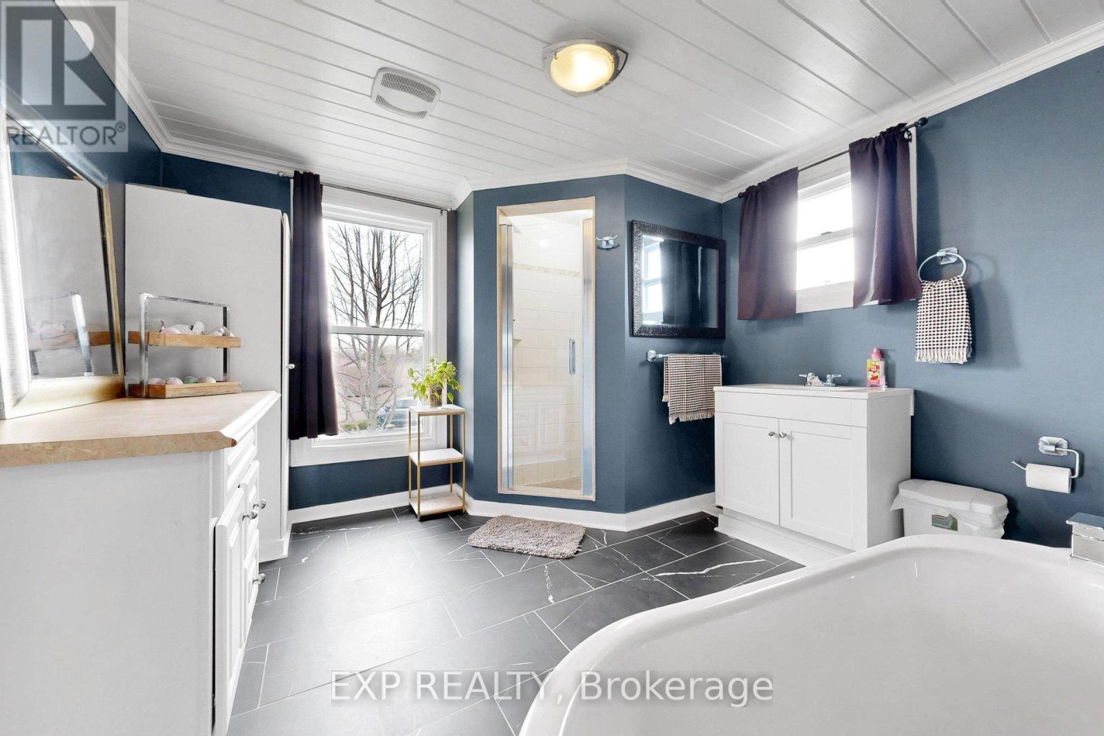 348 ELGIN STREET W - 42