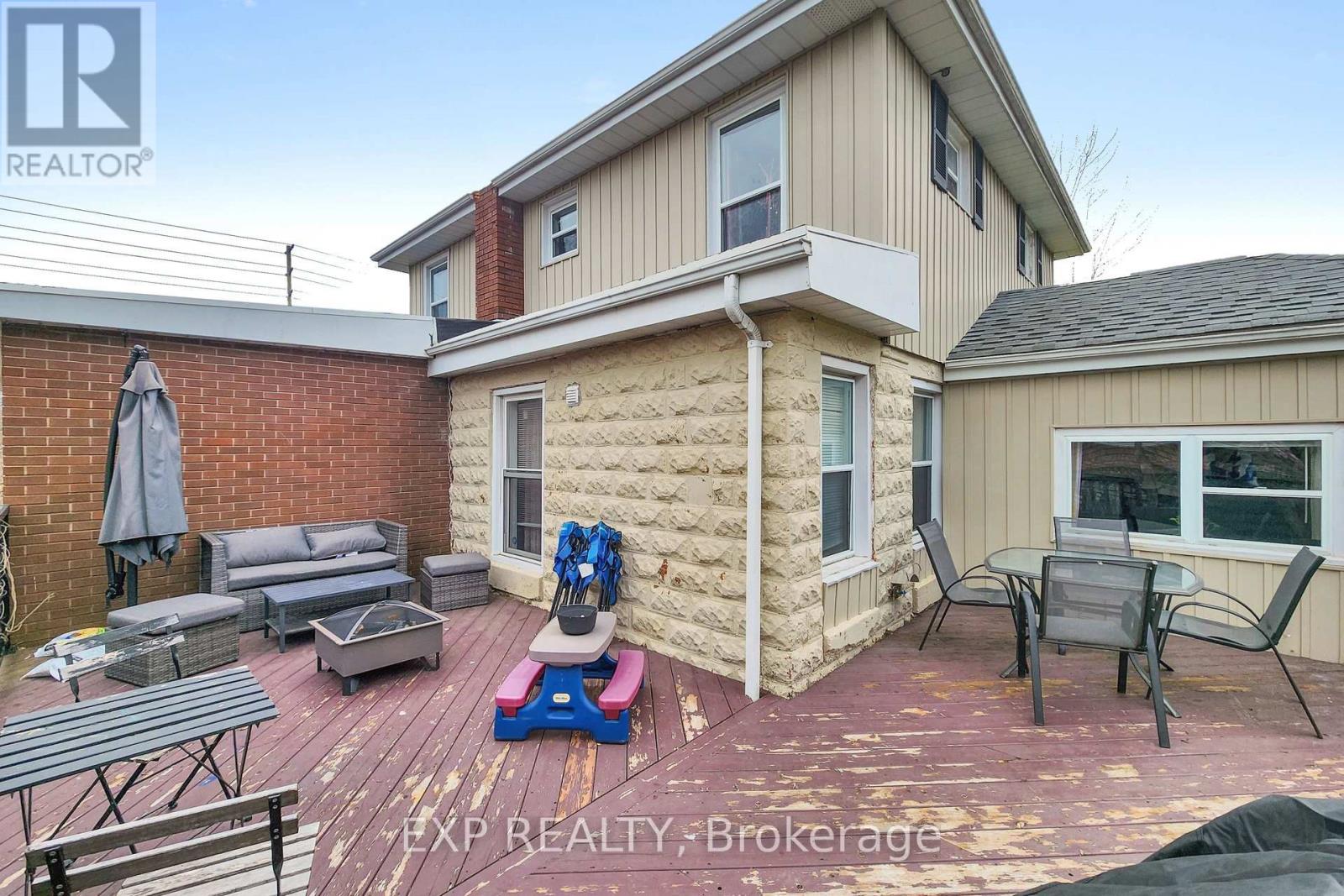 348 ELGIN STREET W - 47