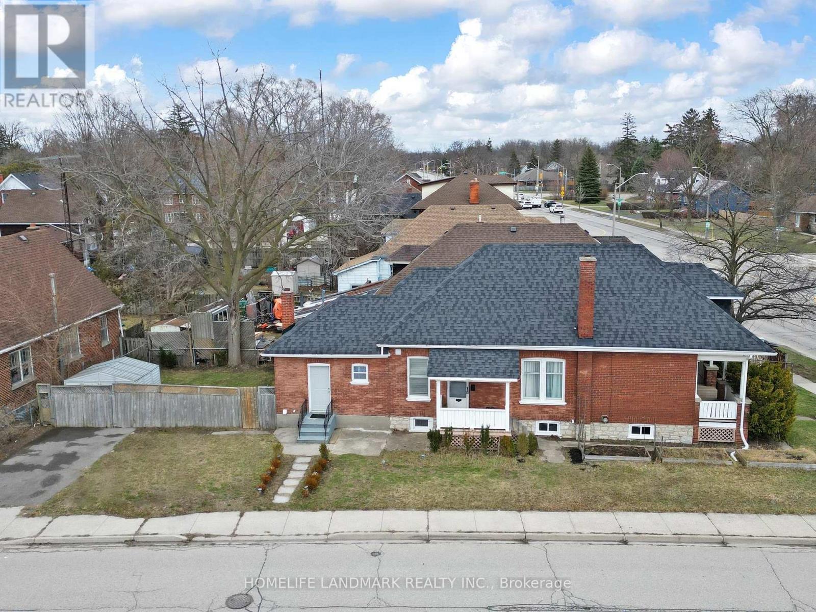 674 COLBORNE STREET E - 1