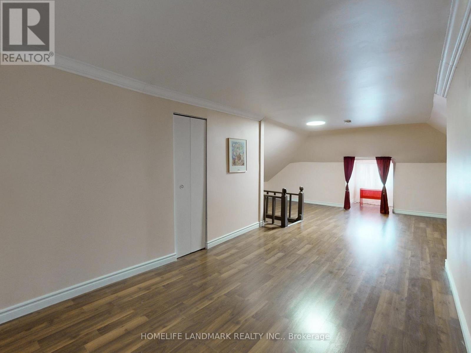 674 COLBORNE STREET E - 12