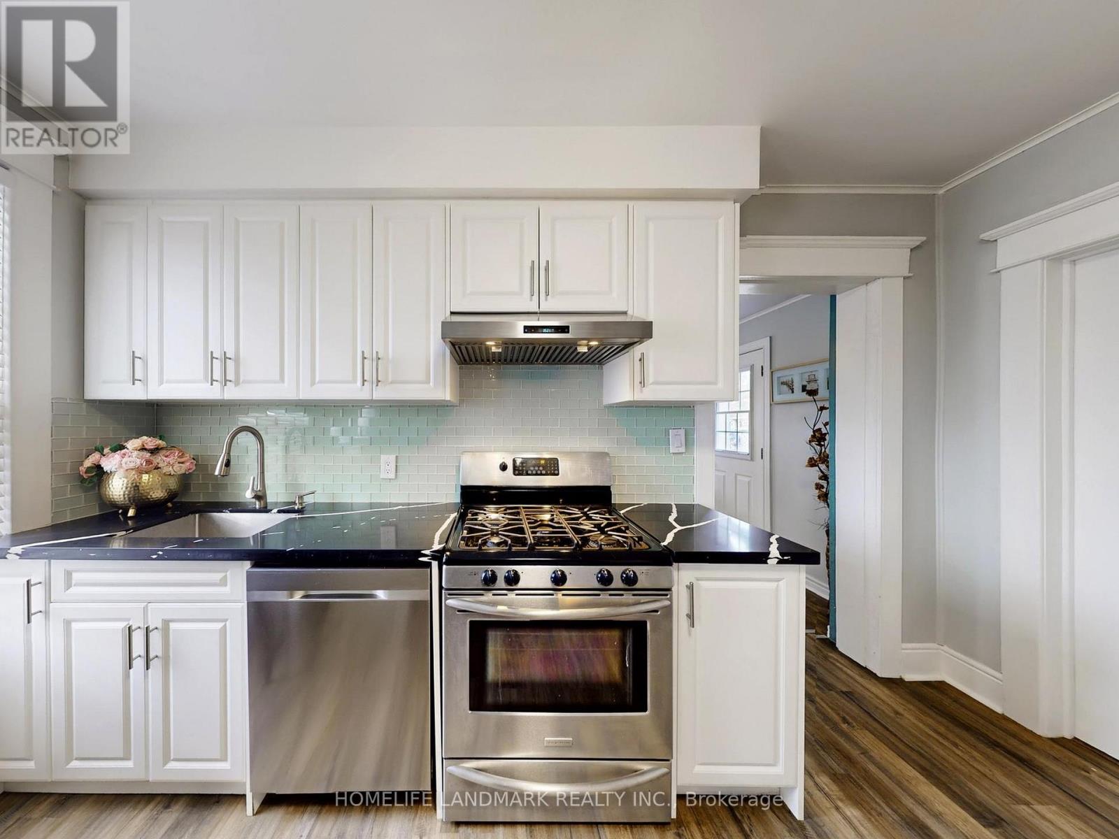 674 COLBORNE STREET E - 7