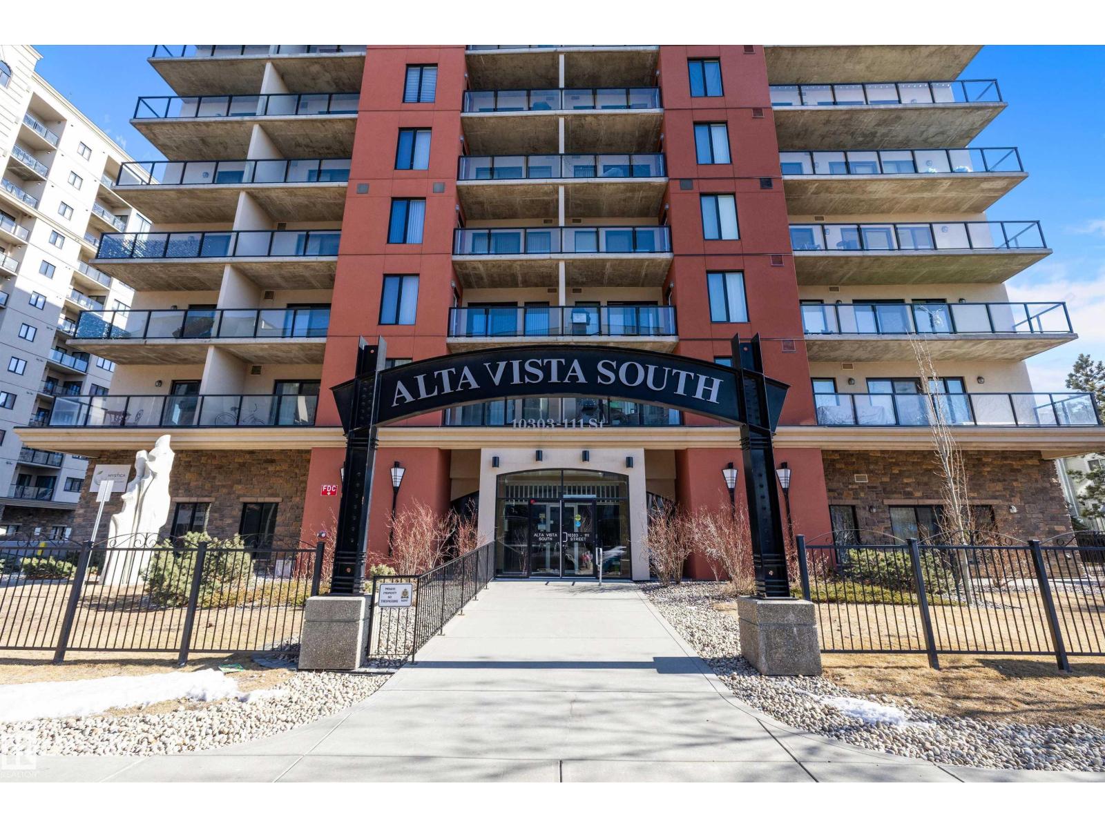 #307 10303 111 ST NW - 34