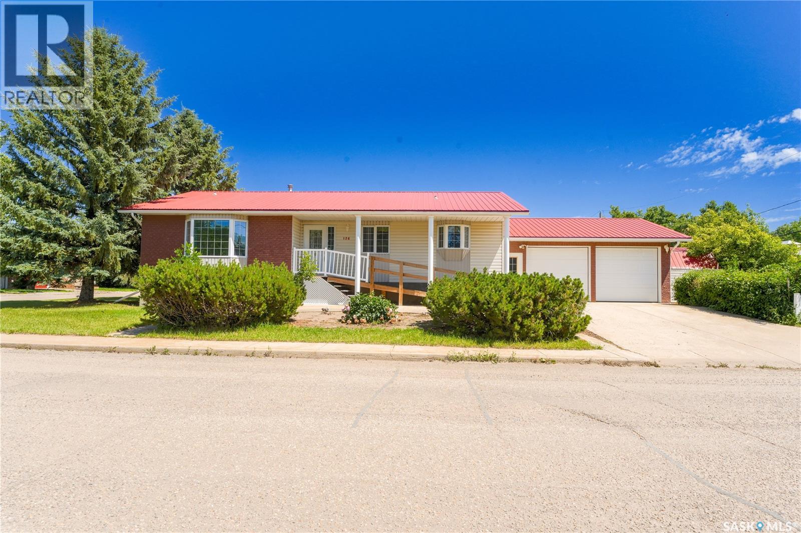 126 5th AVENUE W - 2