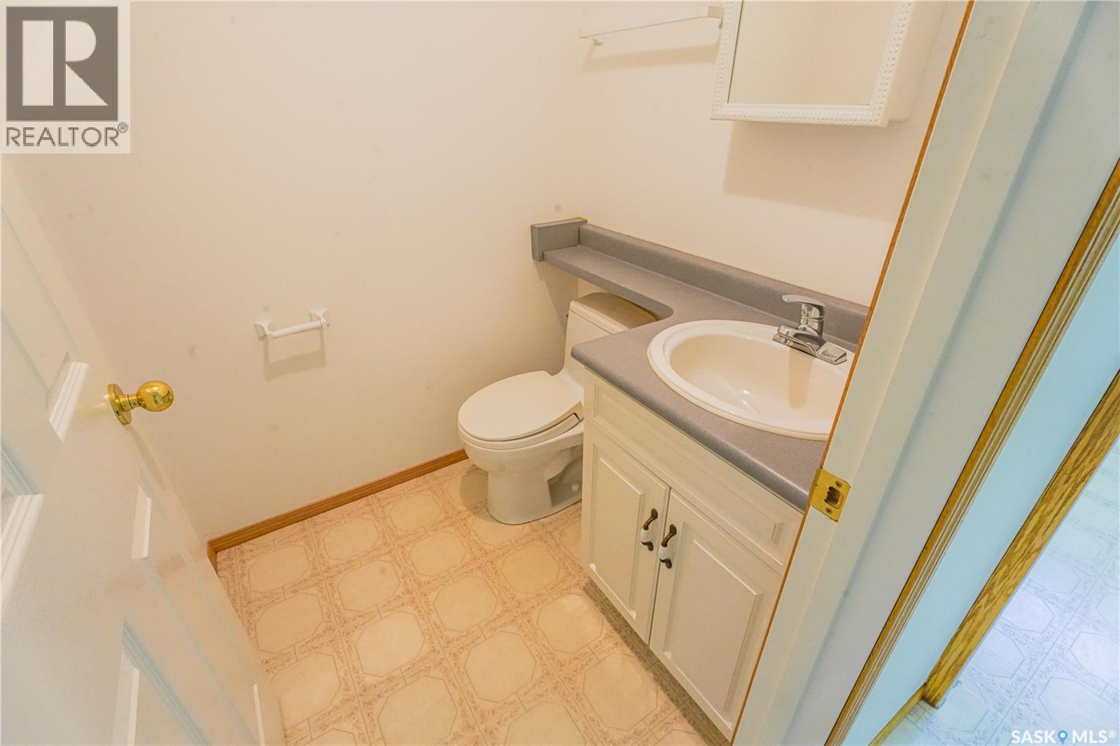 126 5th AVENUE W - 20