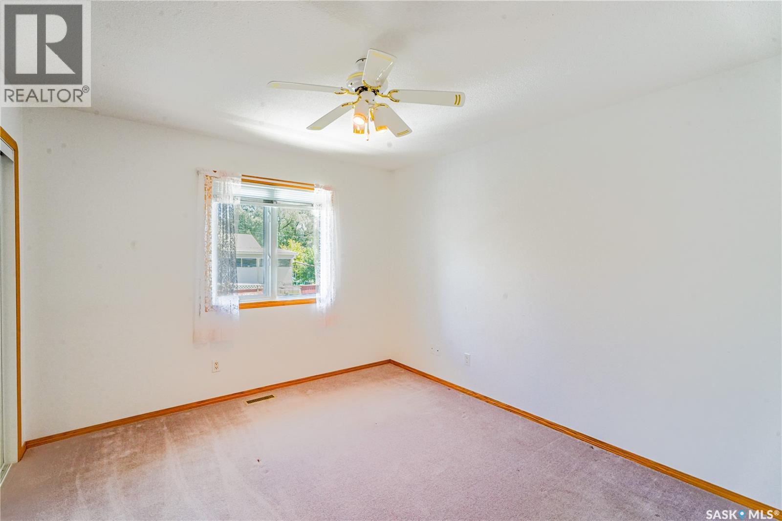 126 5th AVENUE W - 24