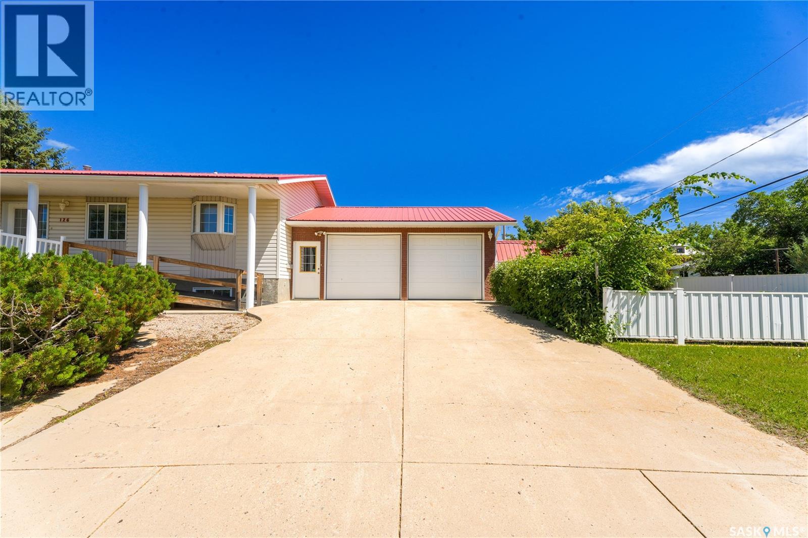 126 5th AVENUE W - 3