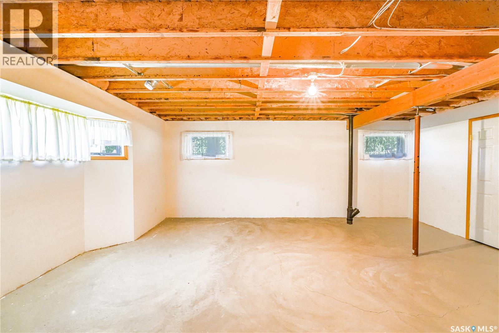 126 5th AVENUE W - 33