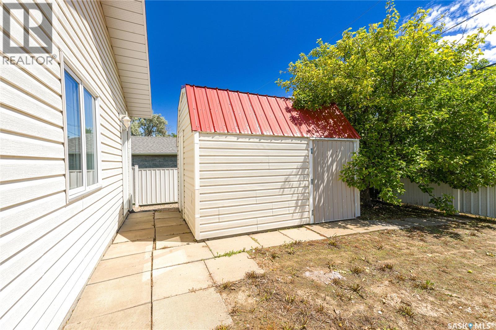 126 5th AVENUE W - 39