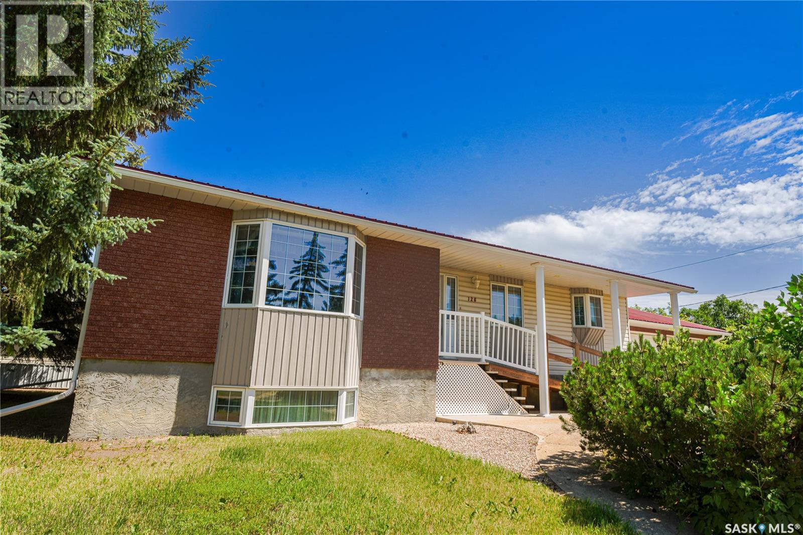 126 5th AVENUE W - 5