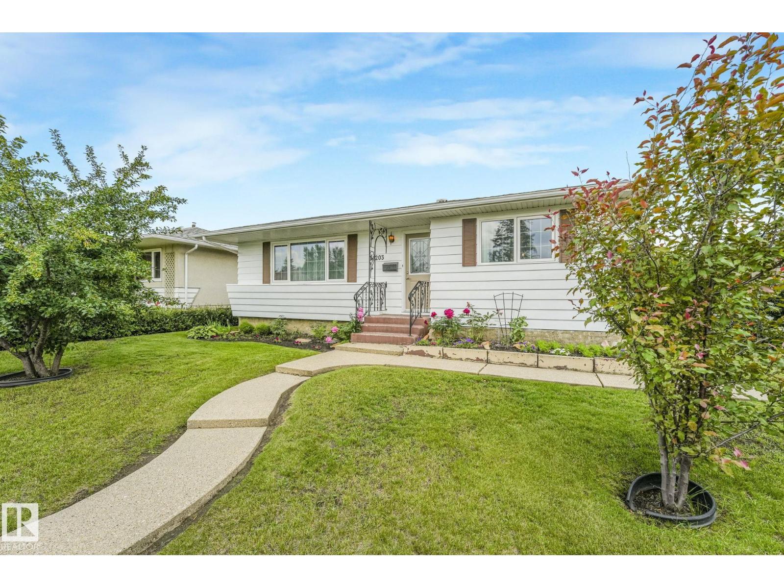 14203 74 ST NW - 3