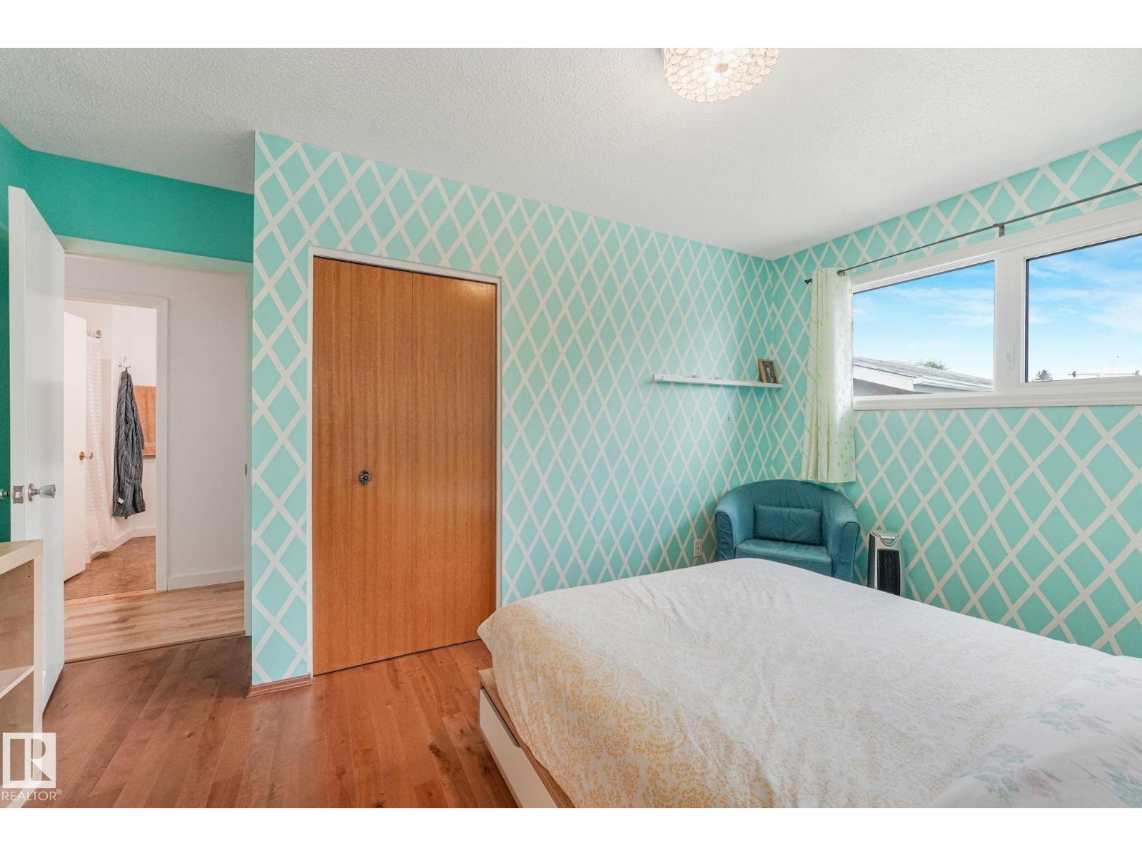 14203 74 ST NW - 26