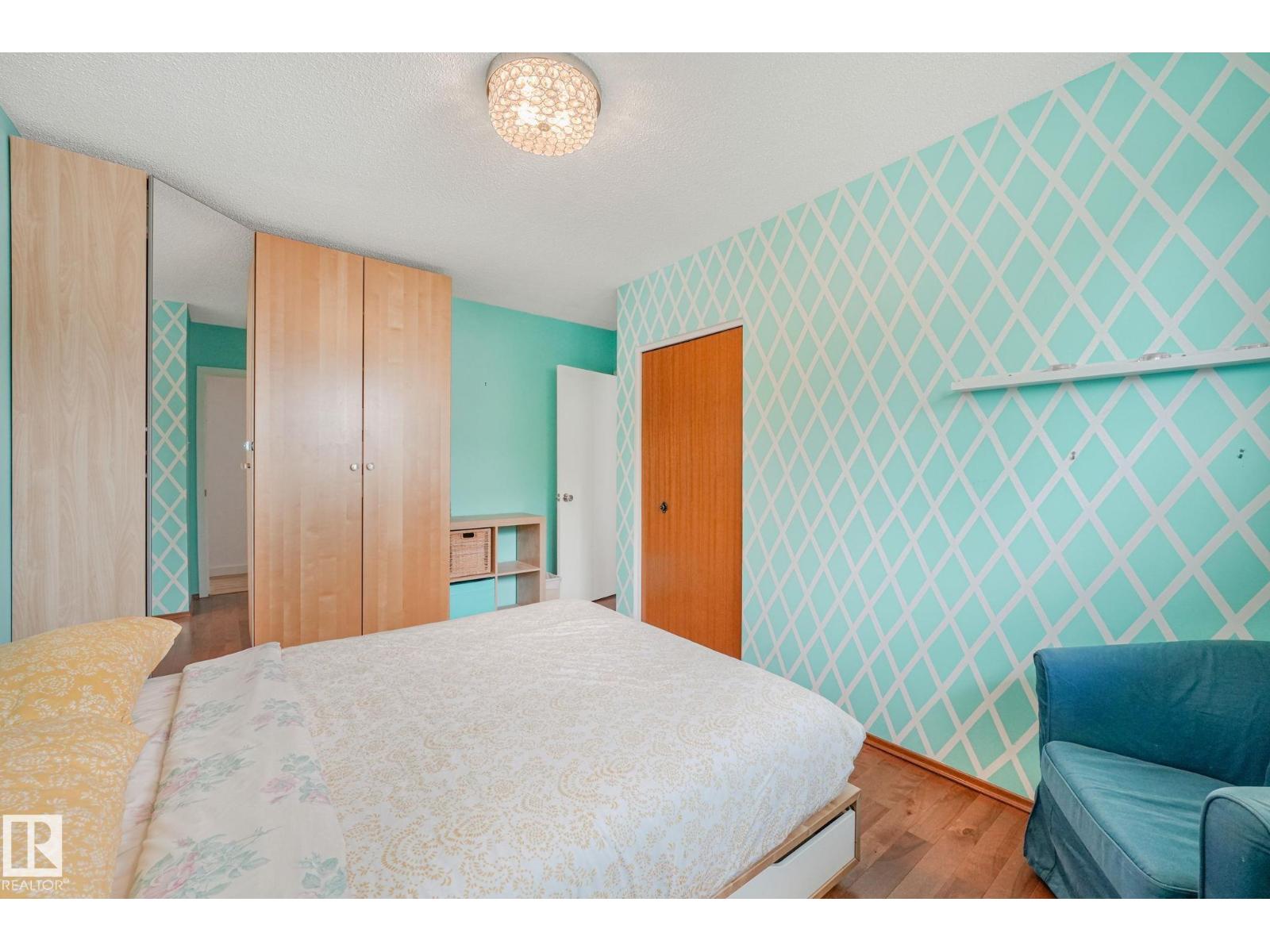 14203 74 ST NW - 27