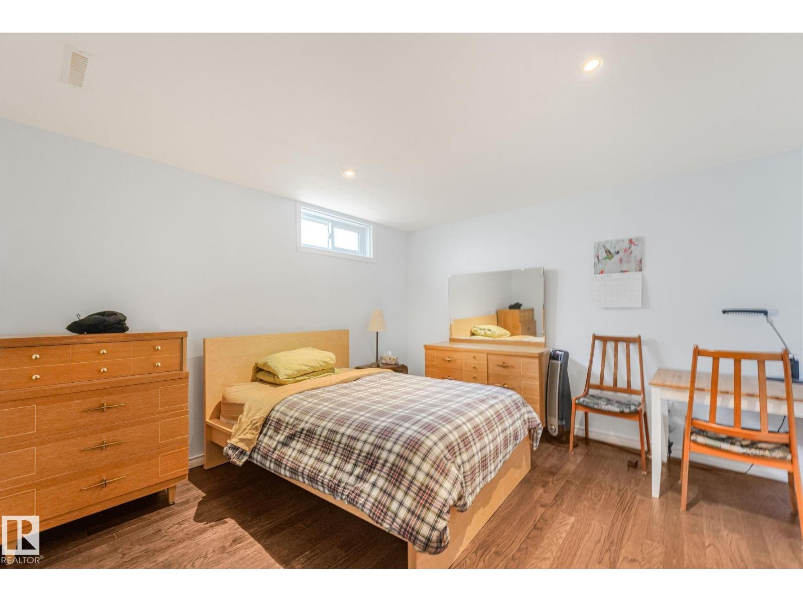 14203 74 ST NW - 39