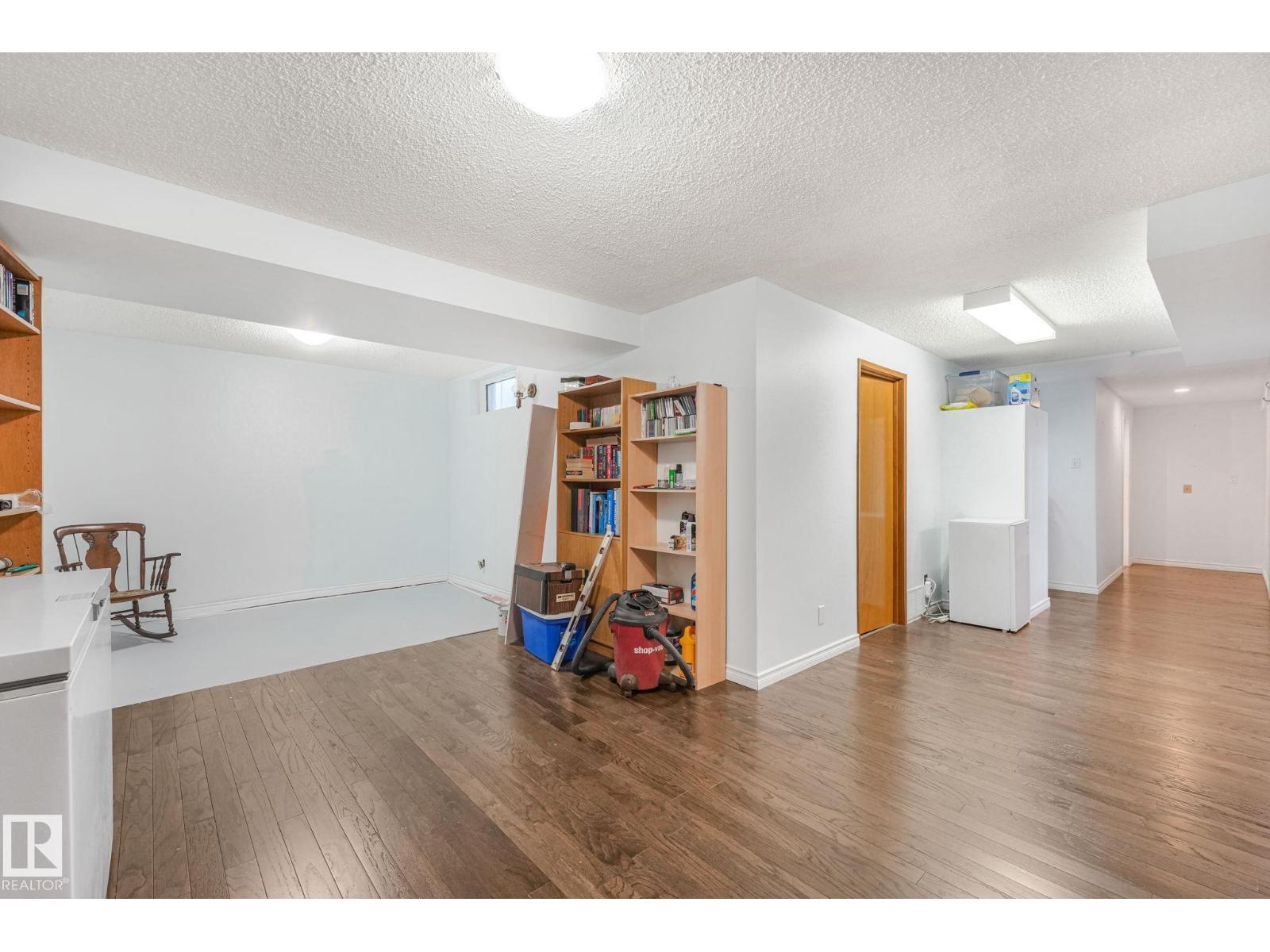 14203 74 ST NW - 36