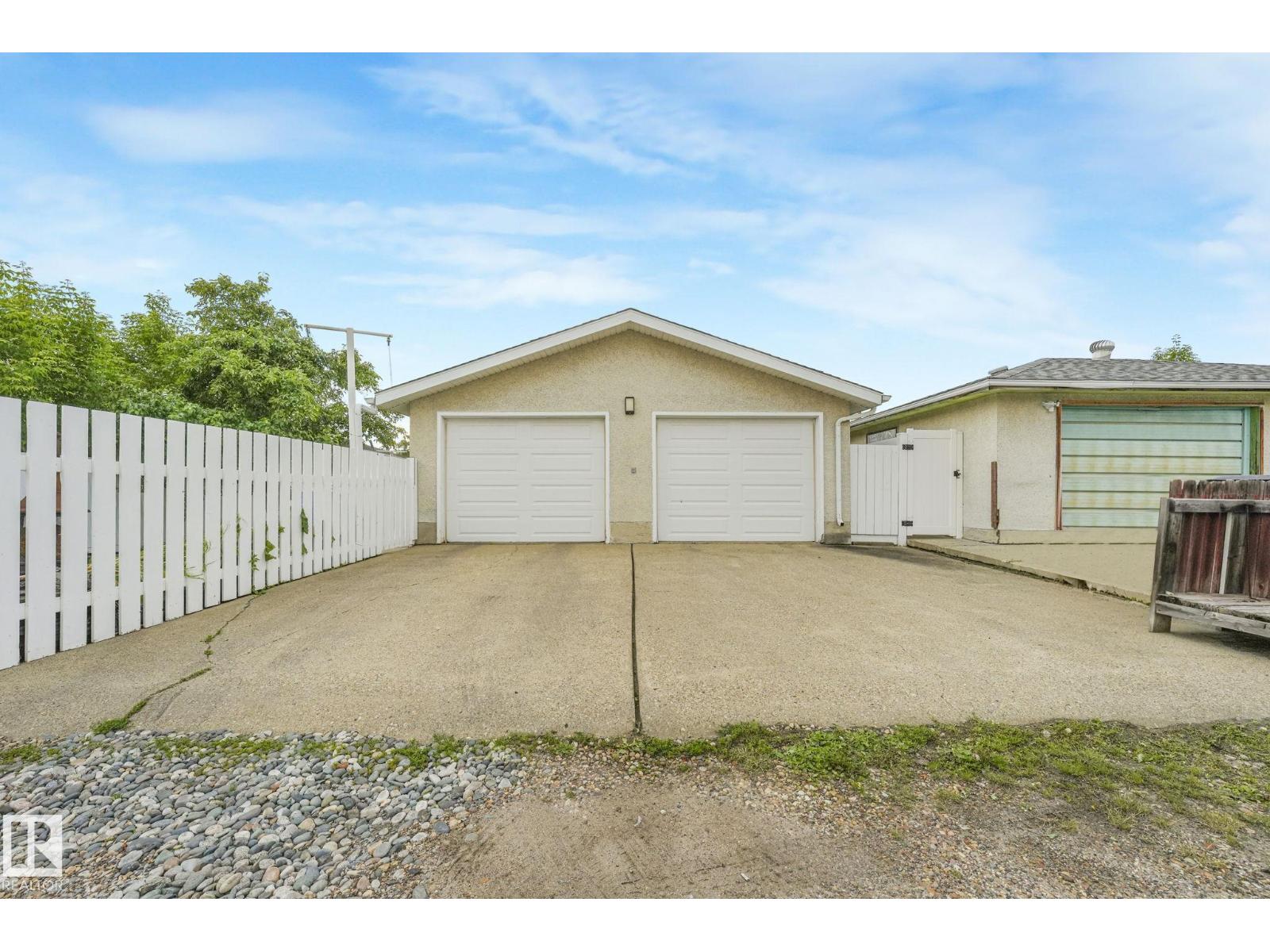 14203 74 ST NW - 50